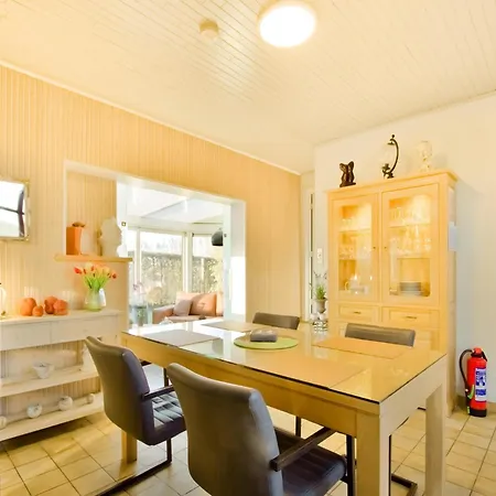 Modern In Hollebeke *