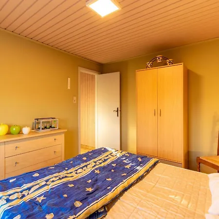 Vakantiehuis Modern In Hollebeke With Private Garden